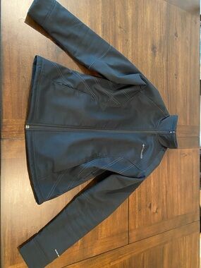 Columbia Women’s Black Lightweight Softshell Jacket